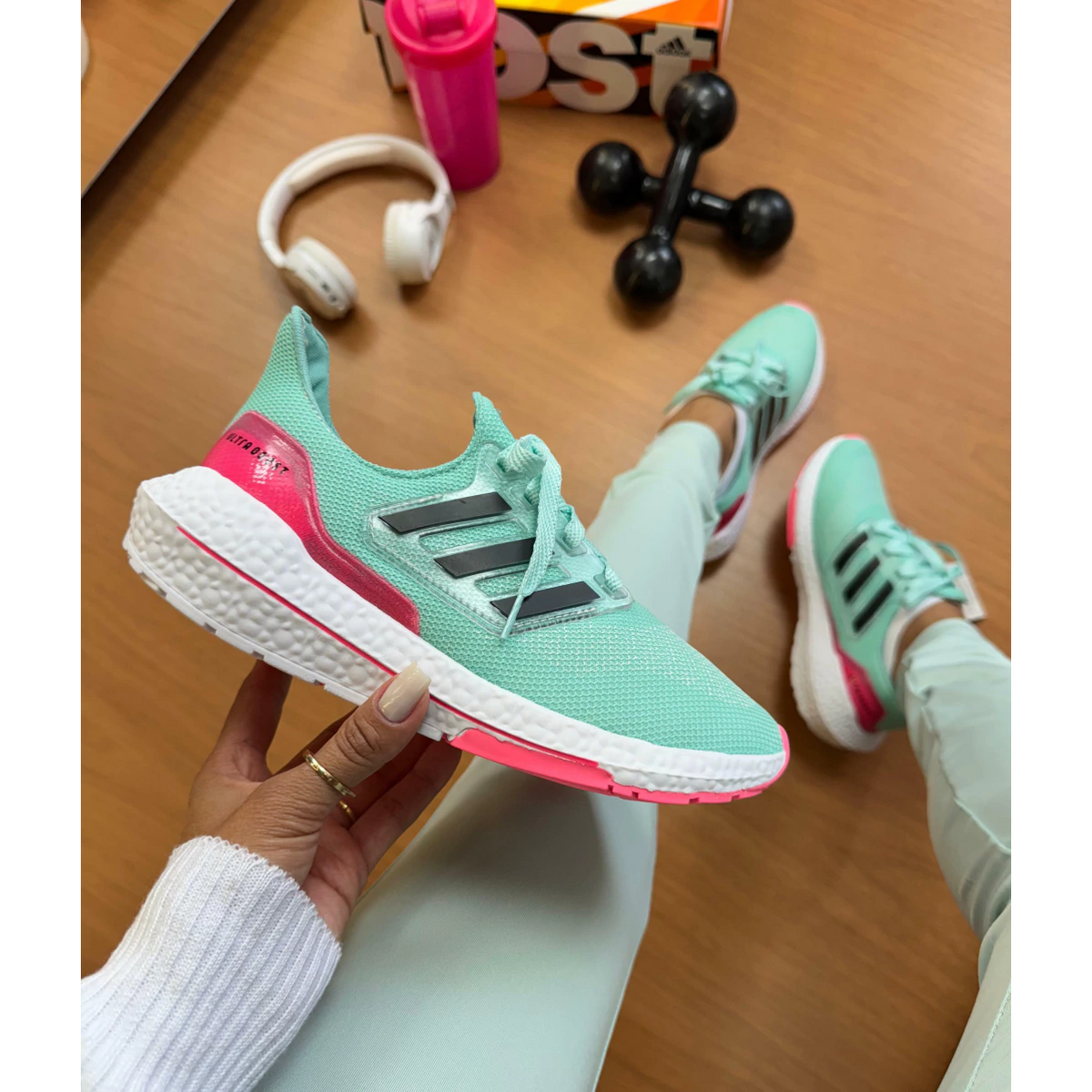 ADIDAS ULTRABOOST GREEN PINK