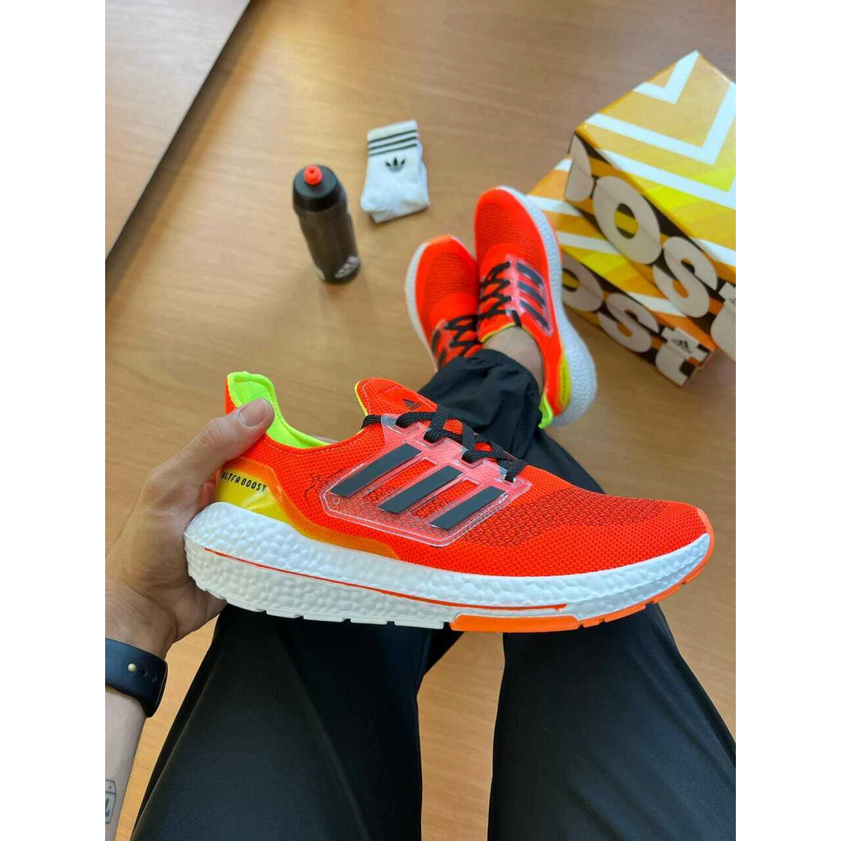 ADIDAS ULTRABOOST RED