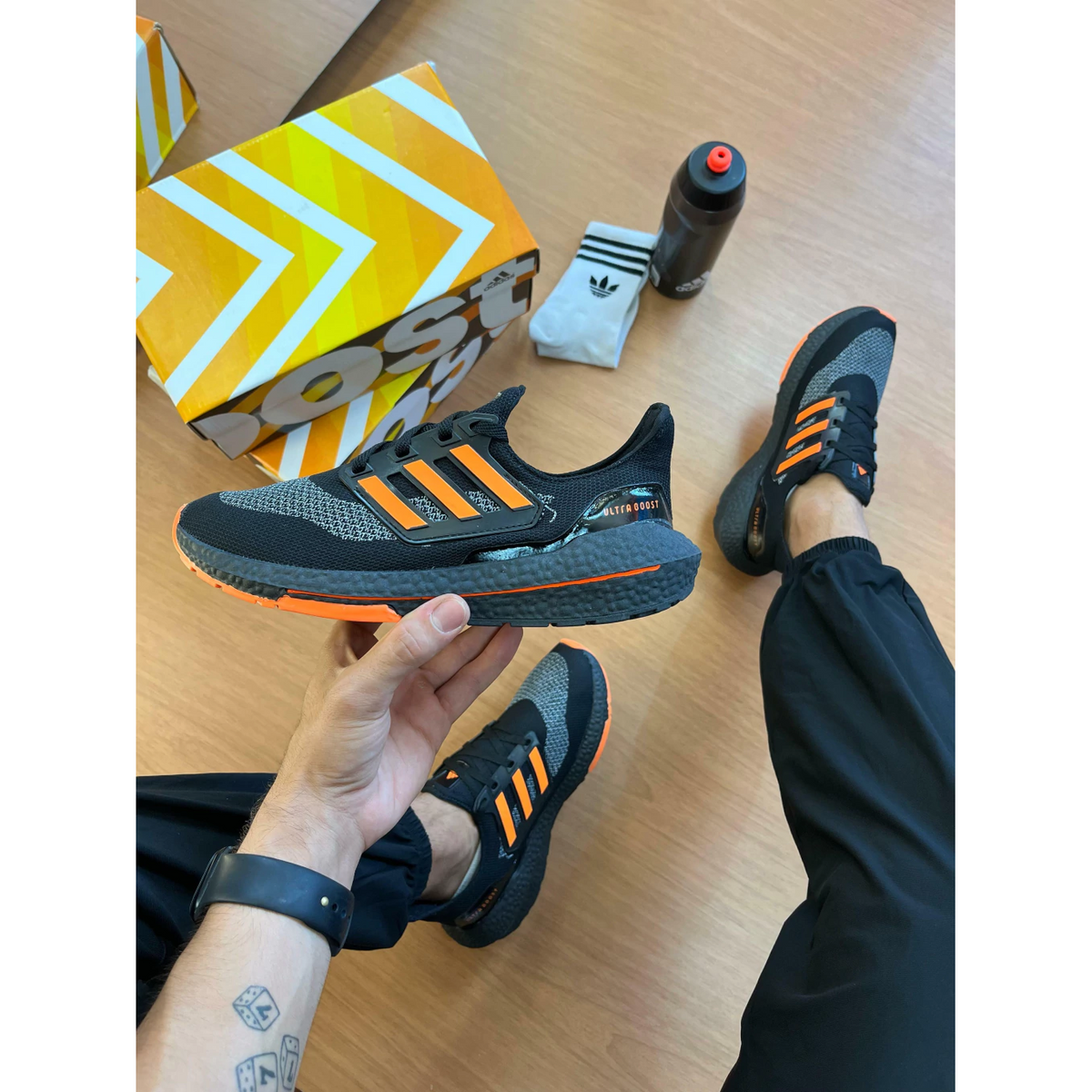 ADIDAS ULTRABOOST BLACK ORANGE